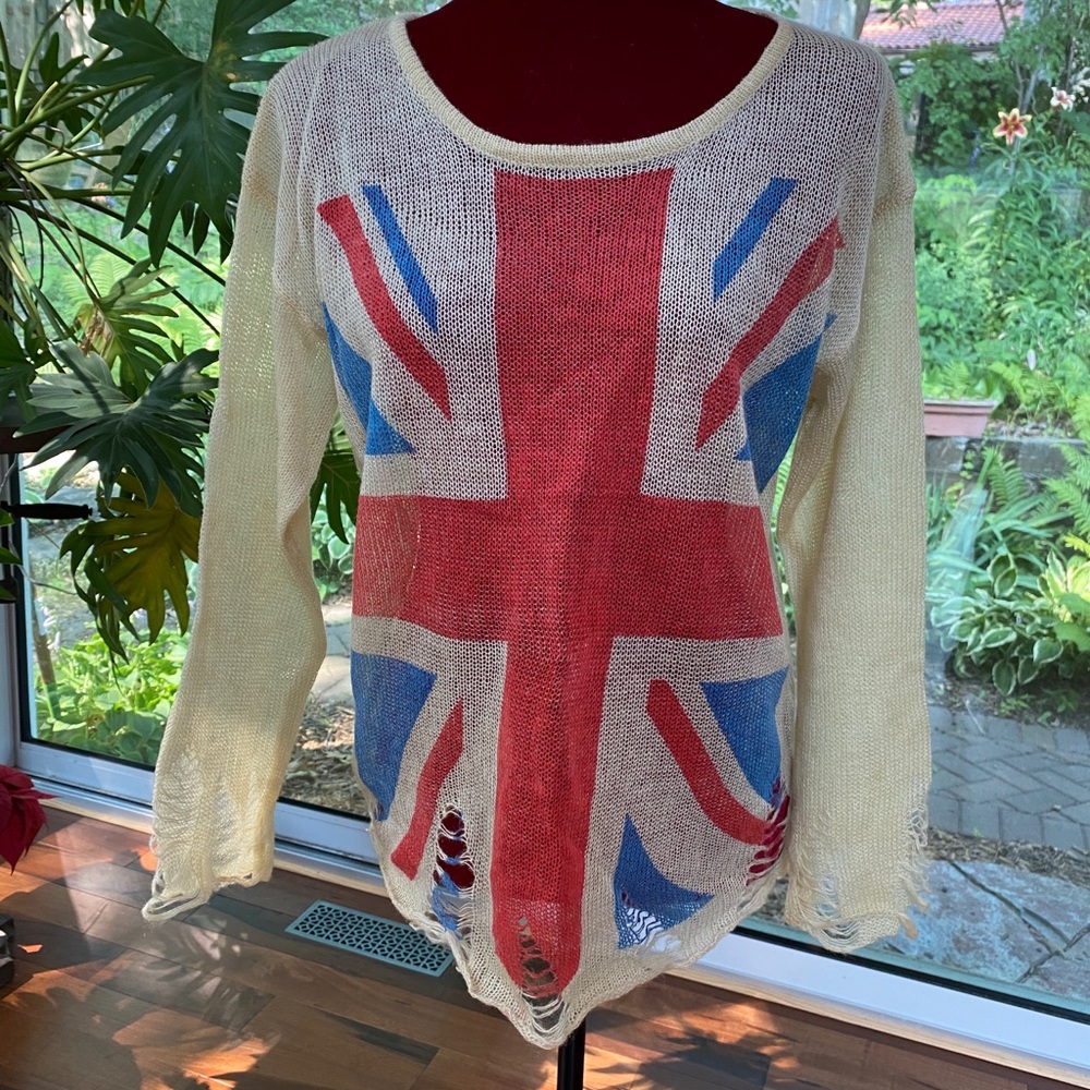 NWOT loose knit ultra light weight sweater